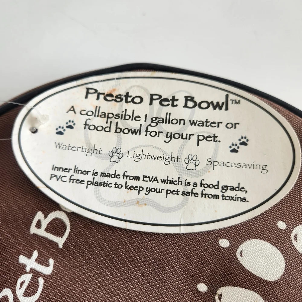 (2) Pet Food & Water Travel Collapsible Bowls Storage Case (1) Gallon(1)Quart
